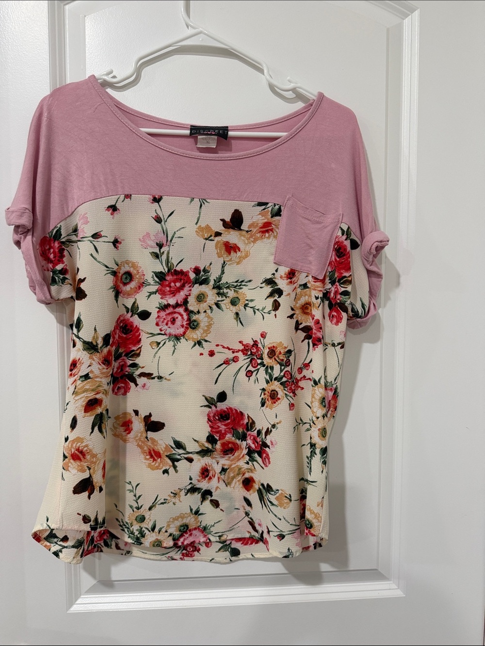 Discreet Pink and Cream Floral Short Sleeve Top
